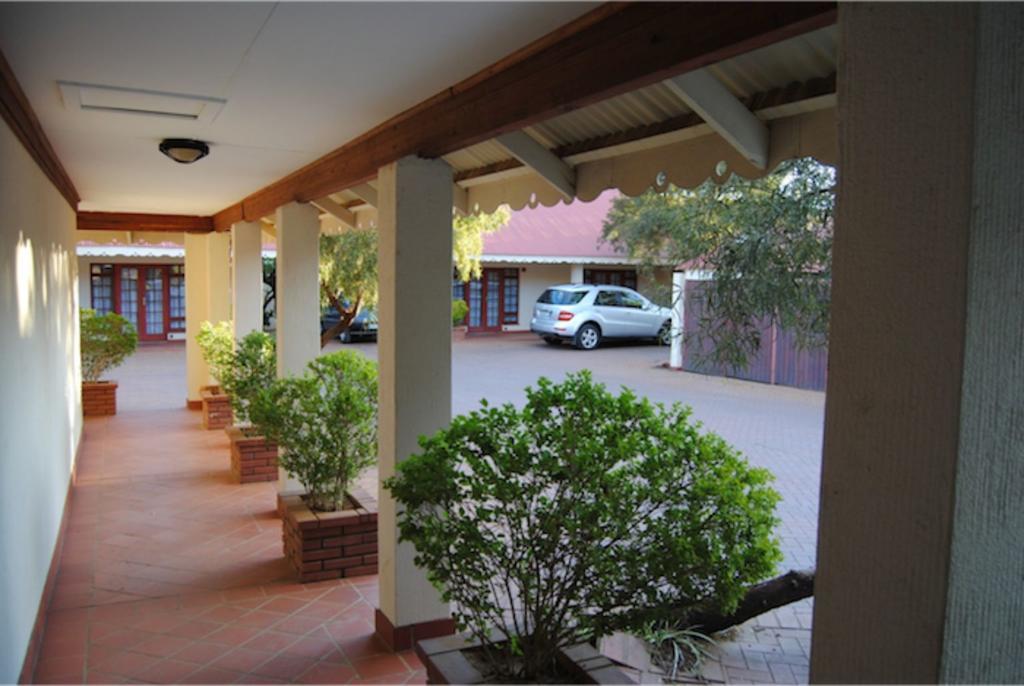 Oakwood Lodge Bloemfontein Eksteriør billede The hotel's interior